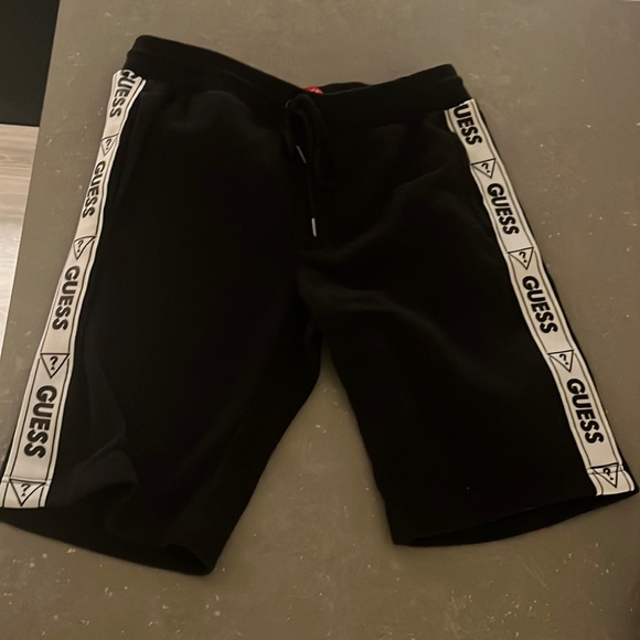 Guess shorts - Picture 1 of 2